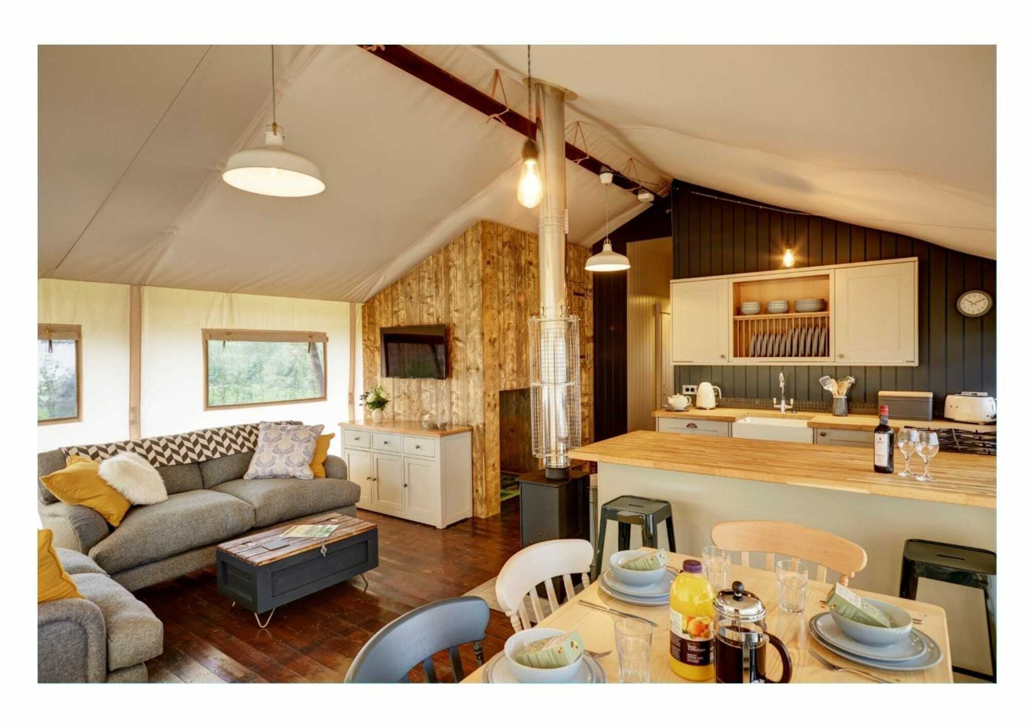 Love2Stay Glamping Resort シュルーズベリー エクステリア 写真